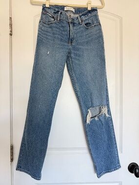 Abercrombie 90s Straight Low Rise Distressed Jeans Size 26